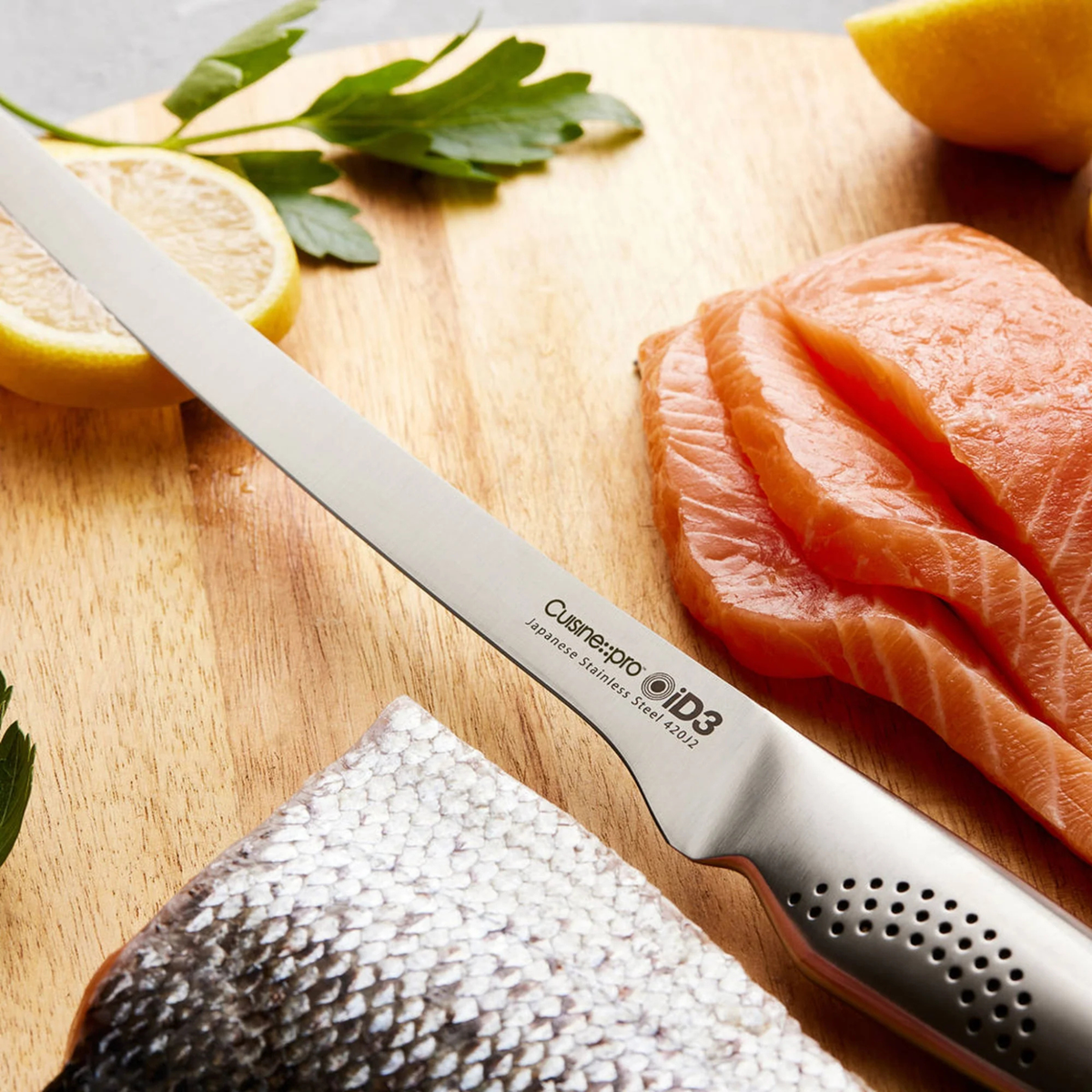 détail de la lame fine du couteau à filet Cuisine::pro®