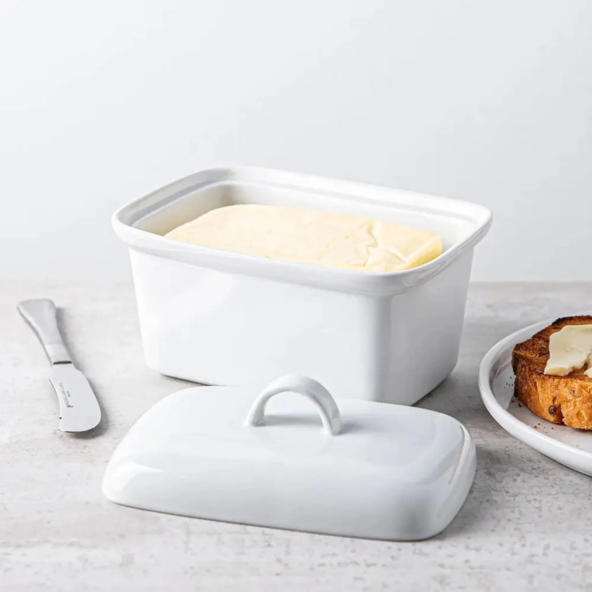 Beurrier avec couvercle blanc en porcelaine 16,5 cm pour conserver et servir le beurre élégamment