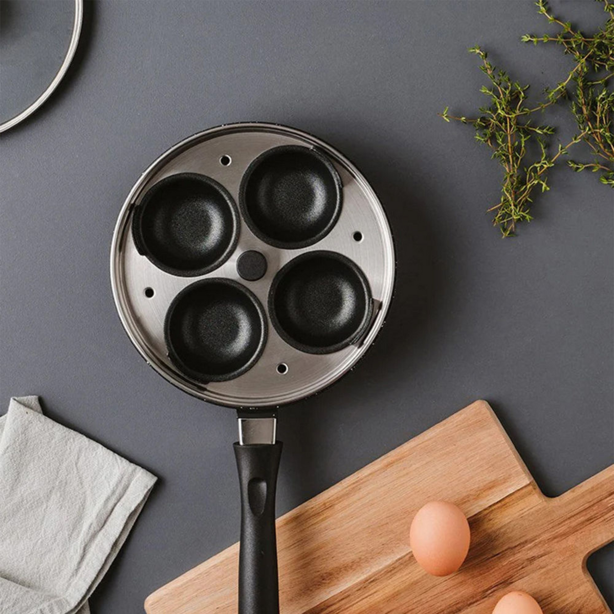 Poêle à frire 8" et pocheuse à quatre œufs avec couvercle 1.4 L STONE - Cuisine::pro® Cuisine::pro®