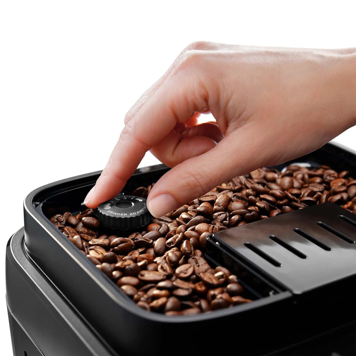 Machine à café automatique Magnifica Evo De'Longhi avec moulin conique et système LatteCrema pour 7 boissons variées