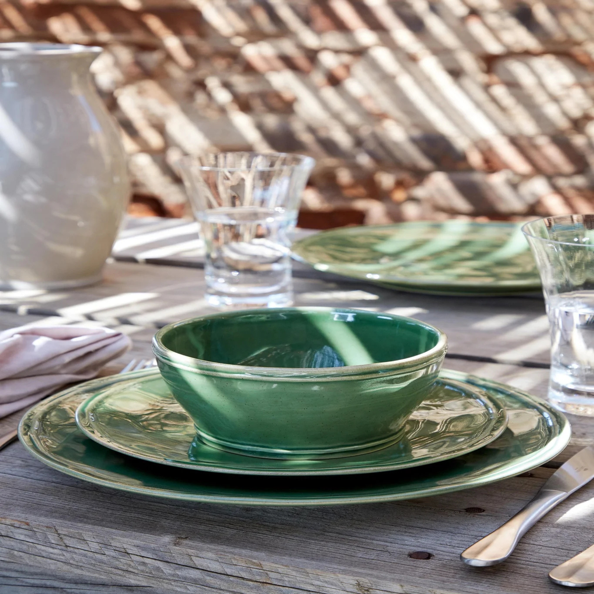 Assiette plate en grès Fontana vert 28,6 cm – Costa Nova 