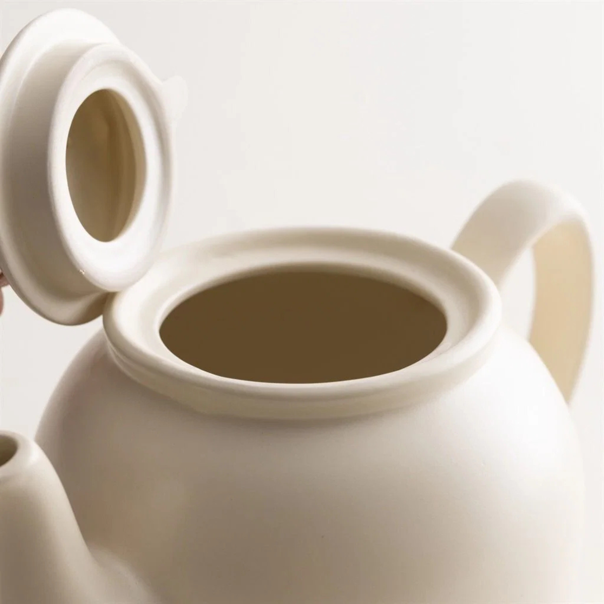 Théière en grès beige mat 6 tasses – Price & Kensington