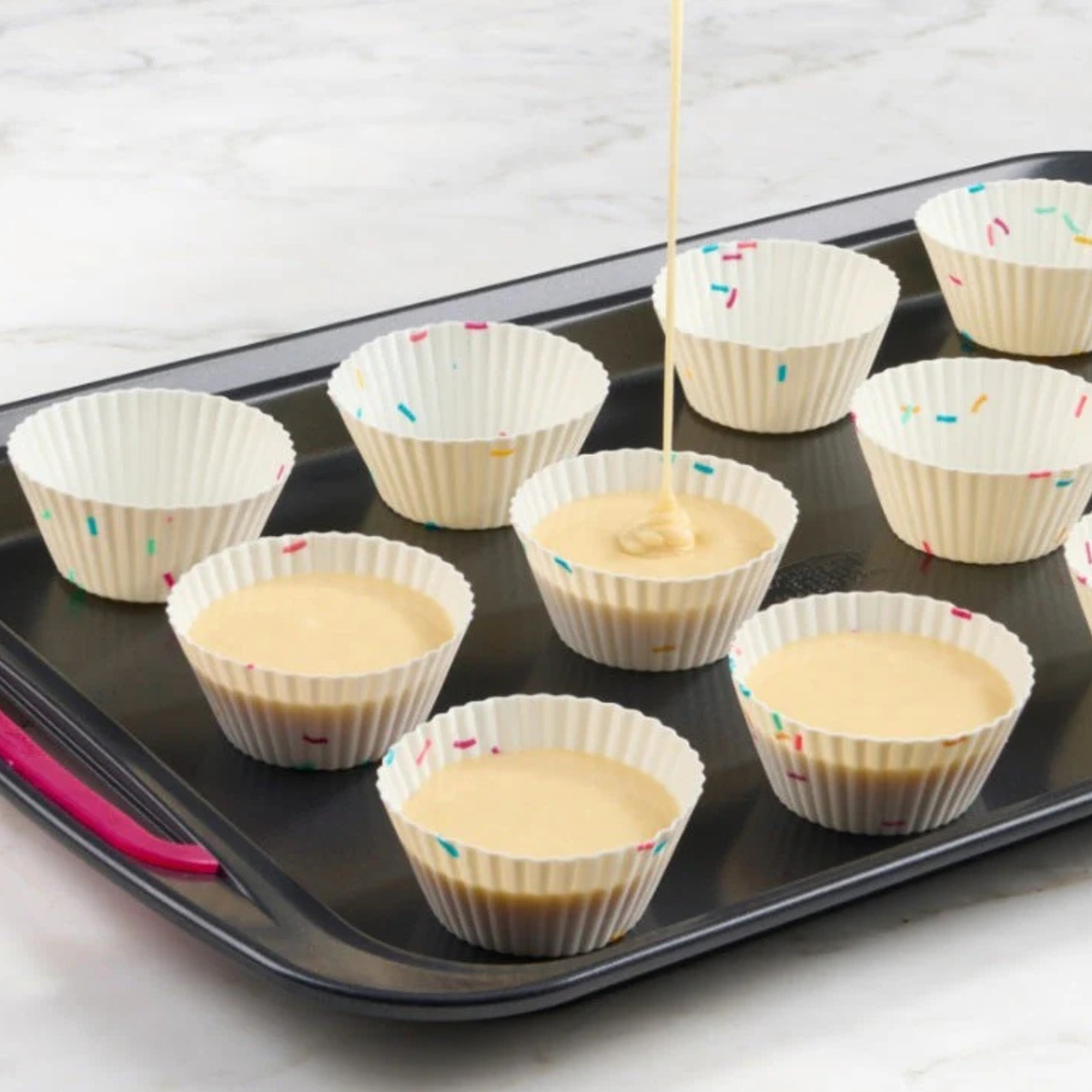 Ensemble de 12 caissettes à muffins en silicone standard Confetti – Trudeau