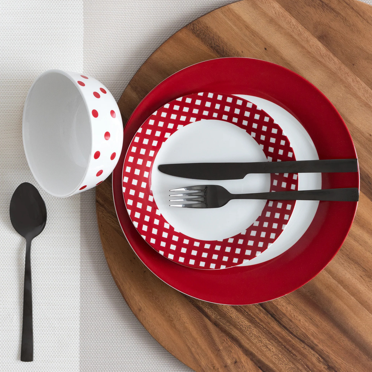 Ensemble de vaisselle en porcelaine rouge à motifs assortis 12 pièces - H2K 