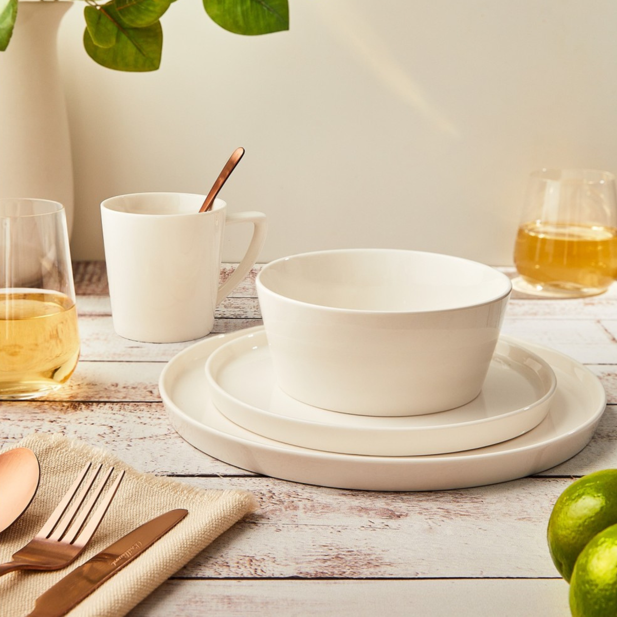 Ensemble de vaisselle en porcelaine blanche Loft 16 pièces – Brilliant