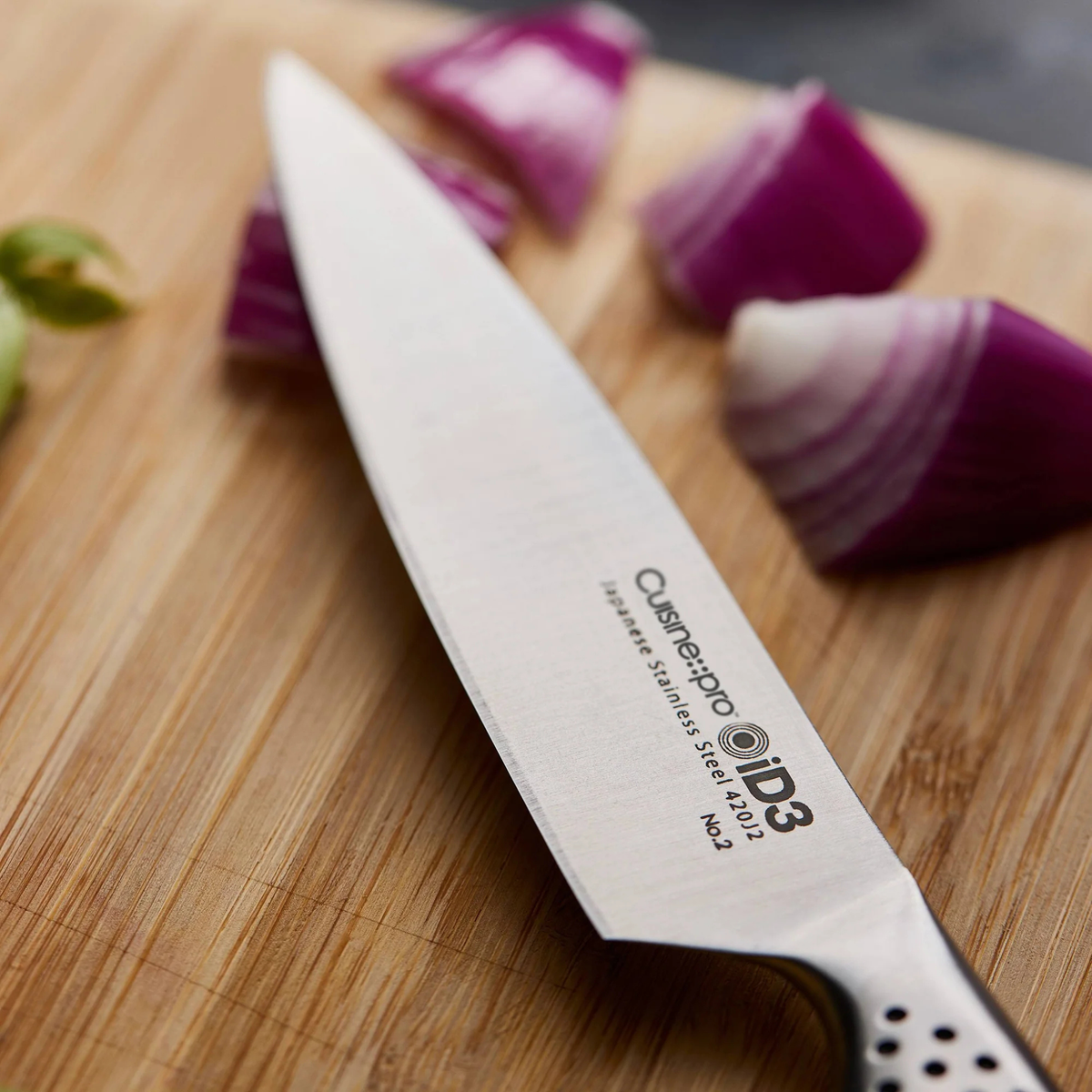 détail de la lame du couteau utilitaire Cuisine::pro®
