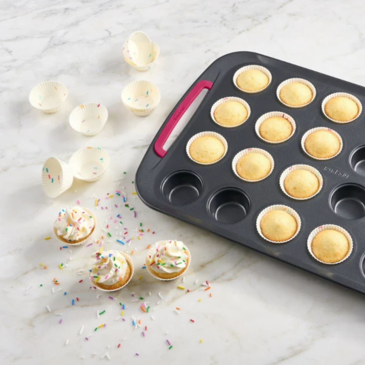 Ensemble de 24 caissettes à mini muffins en silicone Confetti – Trudeau