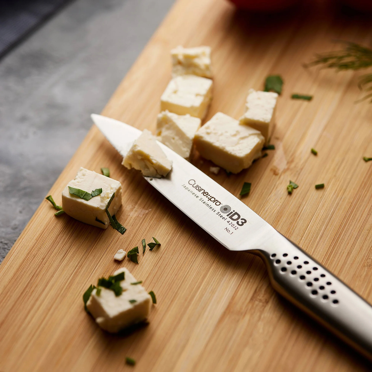 détail de la lame du couteau d’office Cuisine::pro®