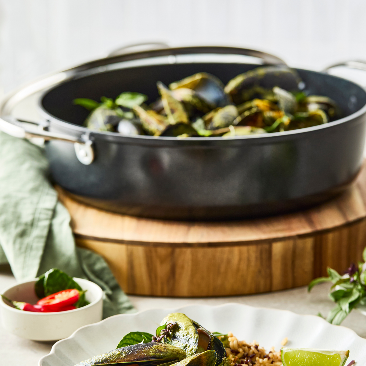 Poêle en aluminium forgé avec couvercle GREEN STONE™ 32 cm – Cuisine::pro® Cuisine::pro®