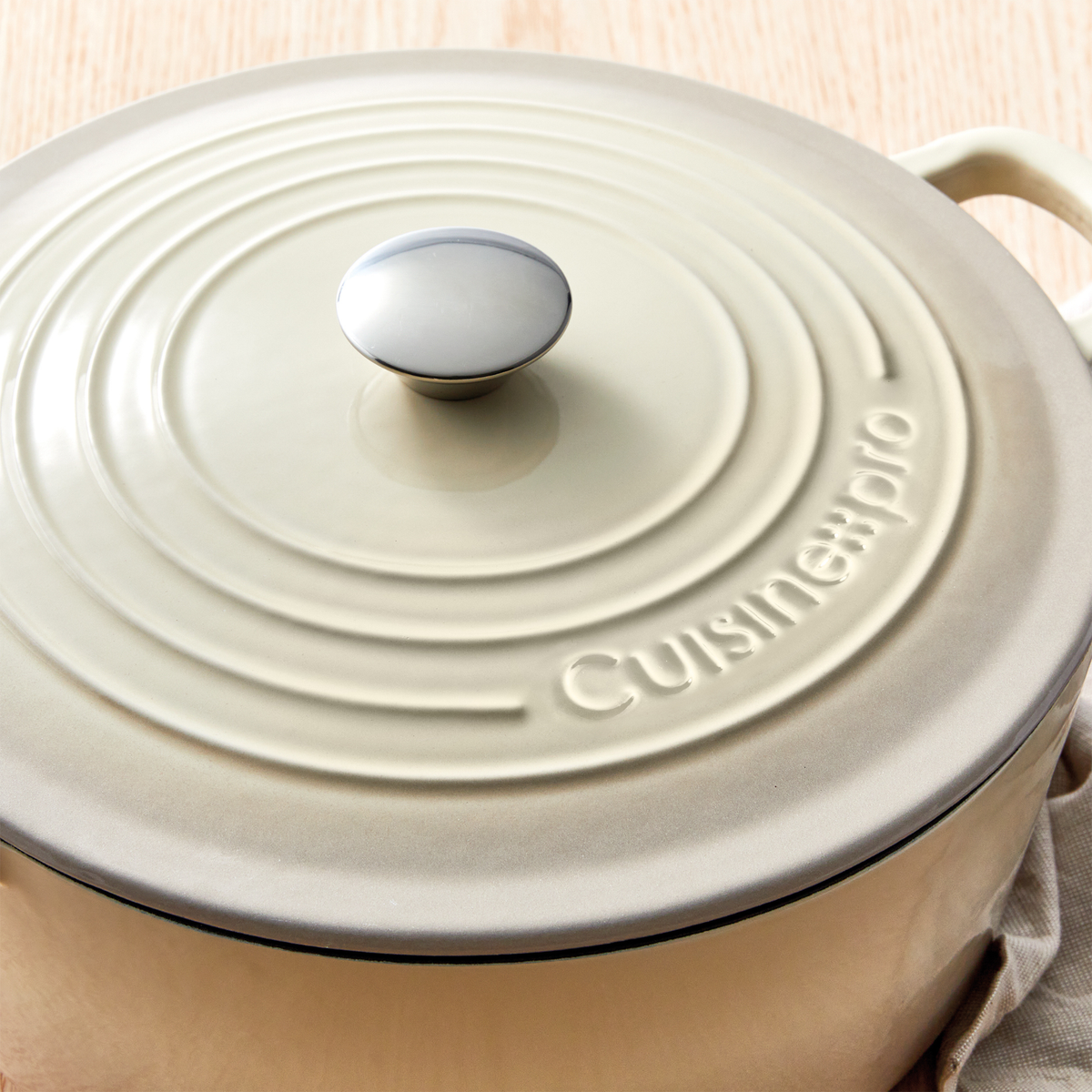Cocotte ronde en fonte crème LE CONNOISSEUR™ 6,3 L - Cuisine::pro® Cuisine::pro®
