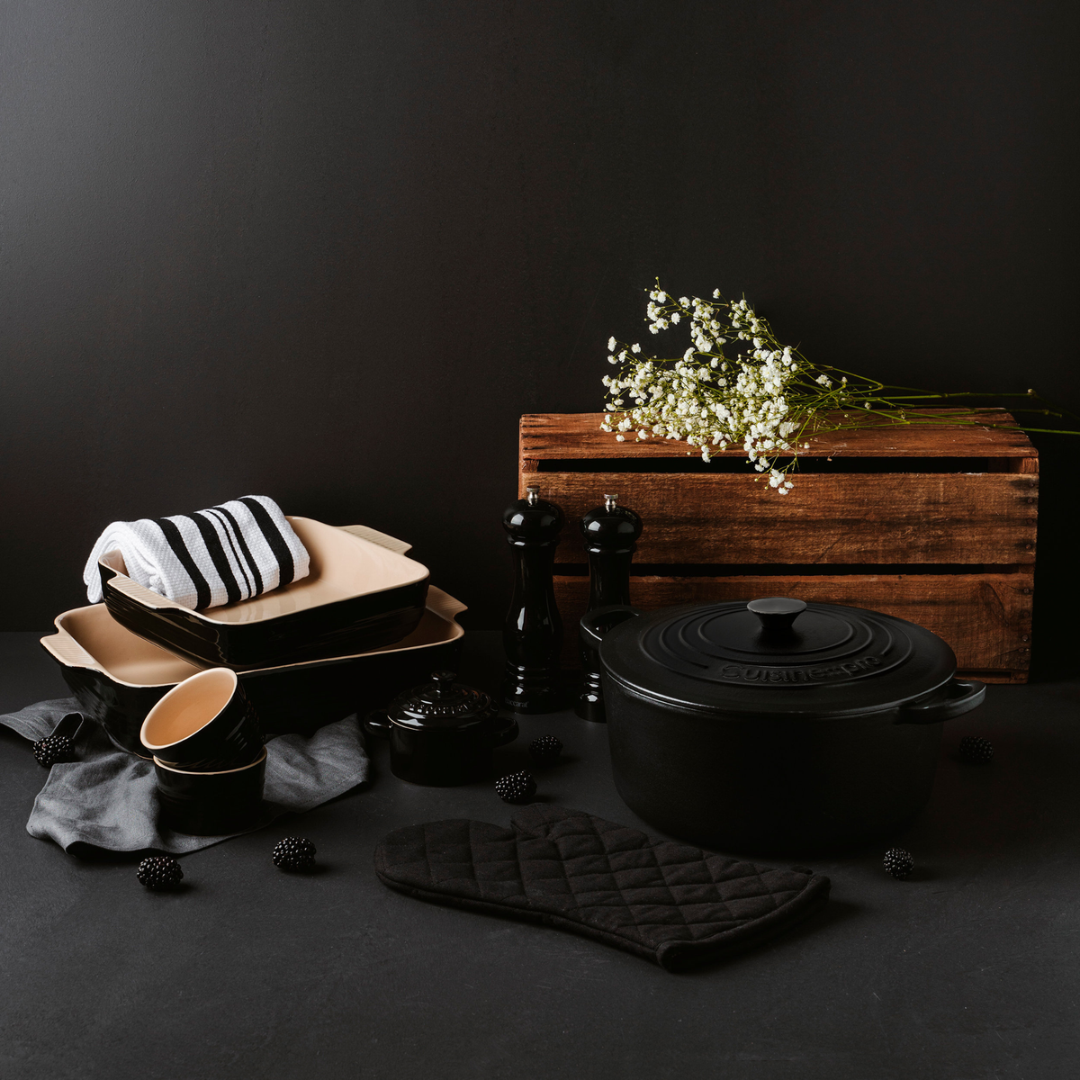 Cocotte en fonte LE CONNOISSEUR™ avec recette mijotée - Cuisine::pro®