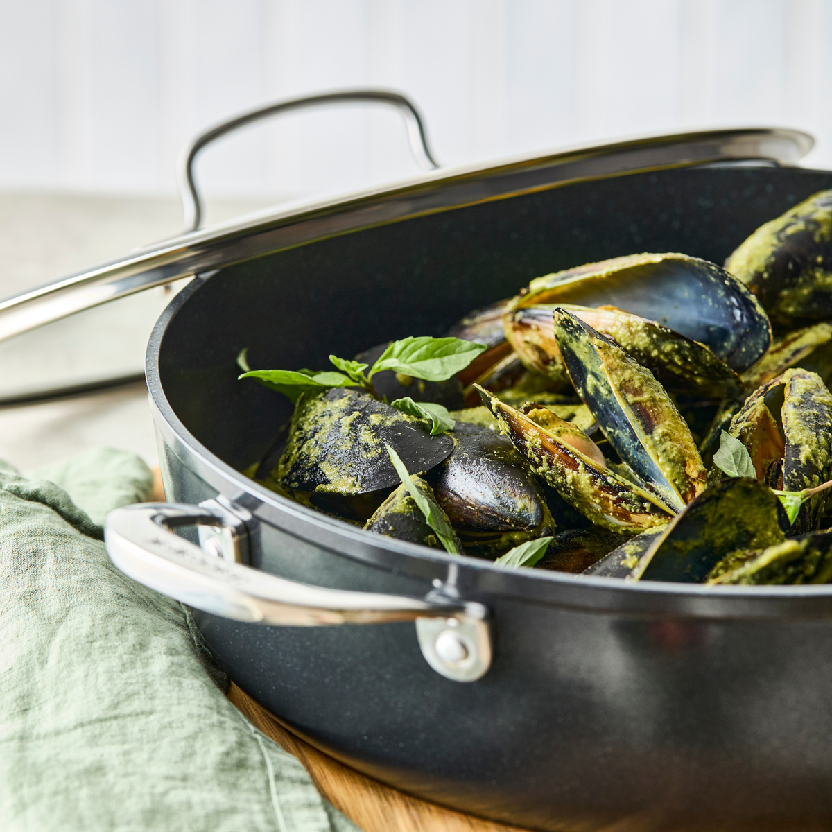 Poêle en aluminium forgé avec couvercle GREEN STONE™ 32 cm – Cuisine::pro® Cuisine::pro®