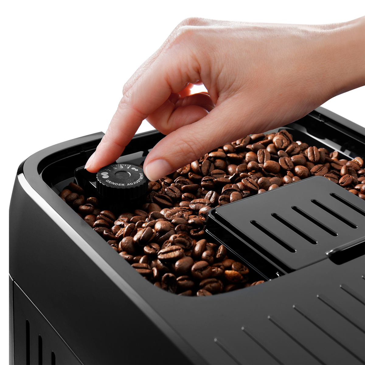 Machine à café automatique avec broyeur Magnifica Plus – De’Longhi 