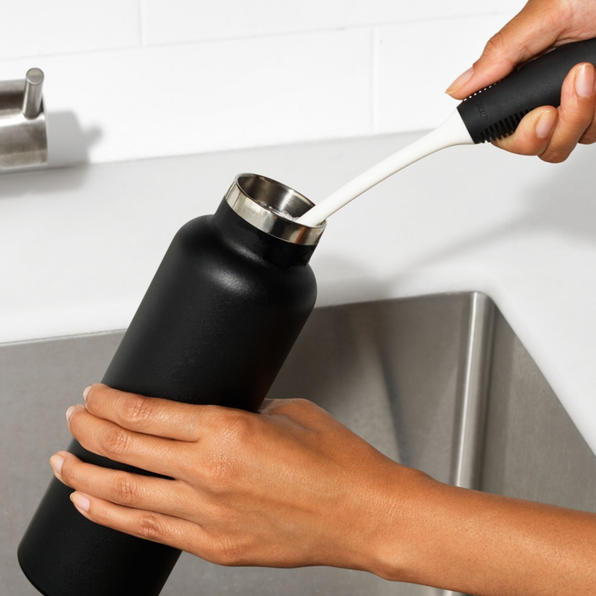 Brosse de nettoyage pour bouteilles 33 cm - OXO