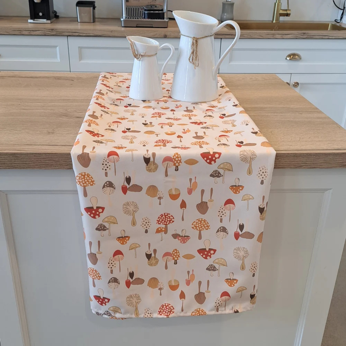 Nappe crème à motif de champignons Chanterelle 60 x 108 po - Brunelli