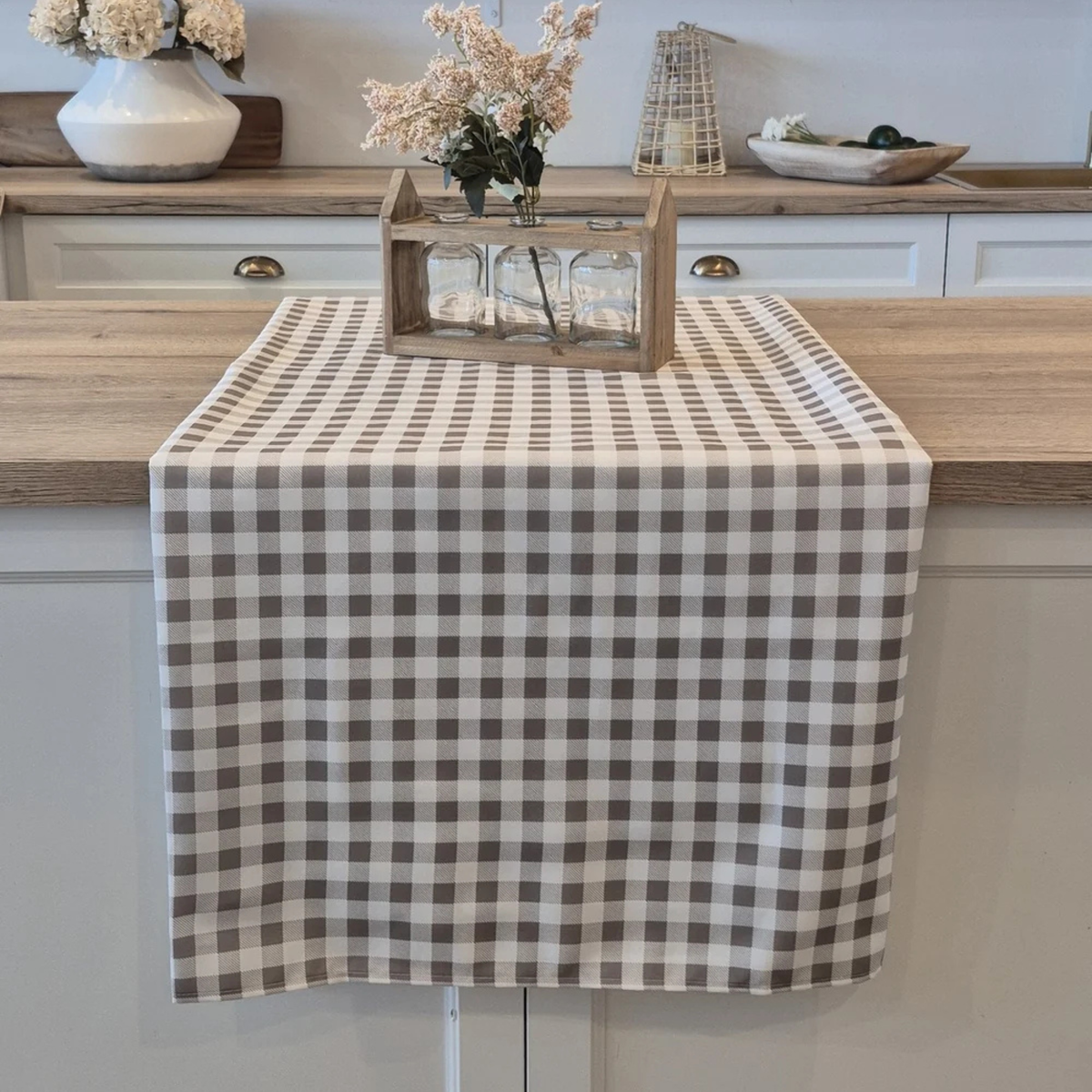 Nappe à carreaux gris sur fond blanc (style vichy) 60 x 108 po - Brunelli