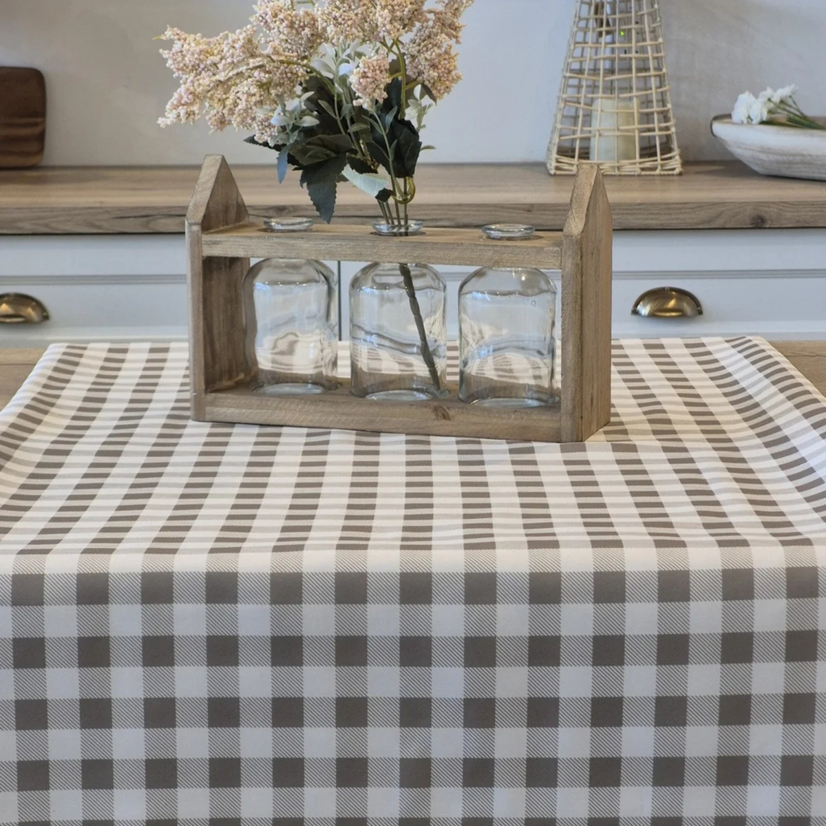 Nappe à carreaux gris sur fond blanc (style vichy) 60 x 108 po - Brunelli