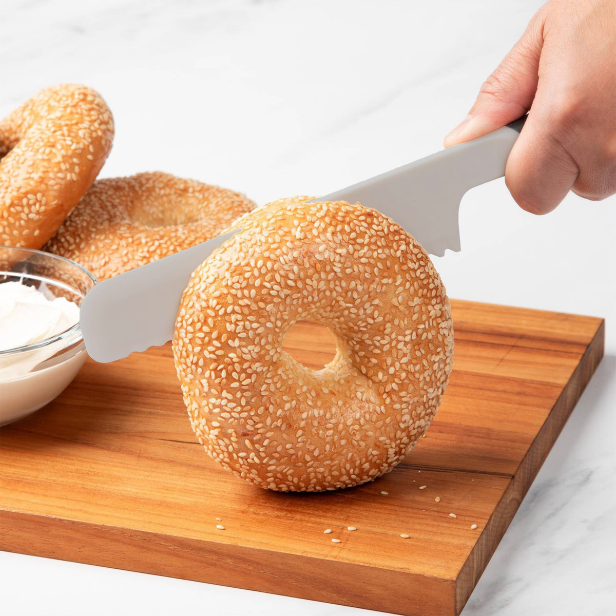 2-in-1 Bagel Slicer & Spreader – Starfrit
