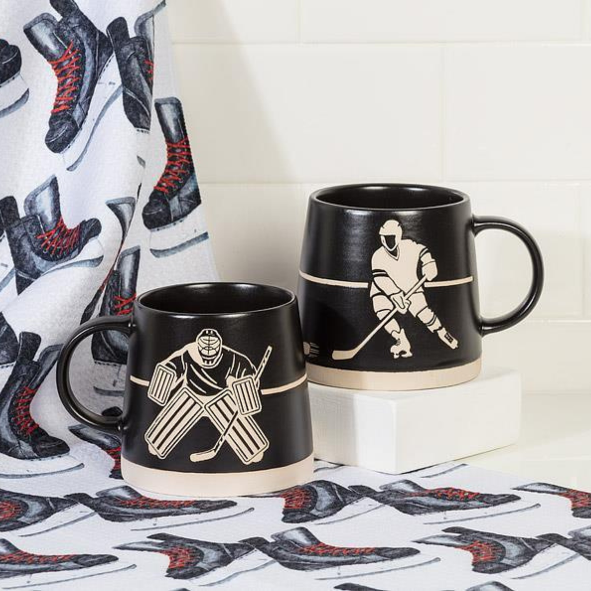 Tasse à base large avec joueur de hockey 414 ml - Abbott
