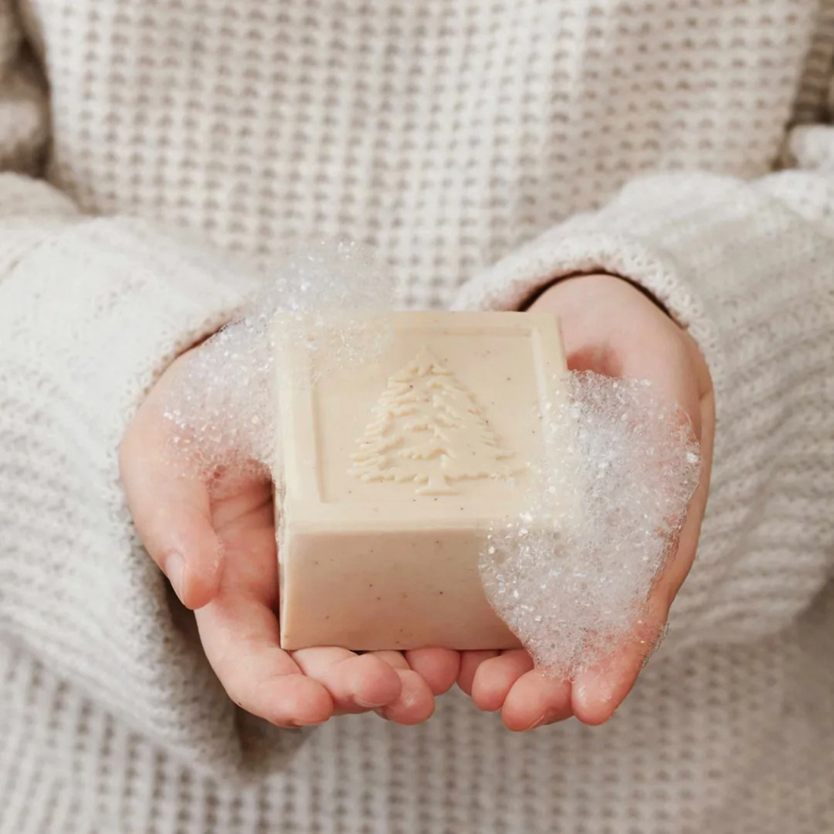 Savon en barre exfoliant Frasier Fir 155 g – Thymes