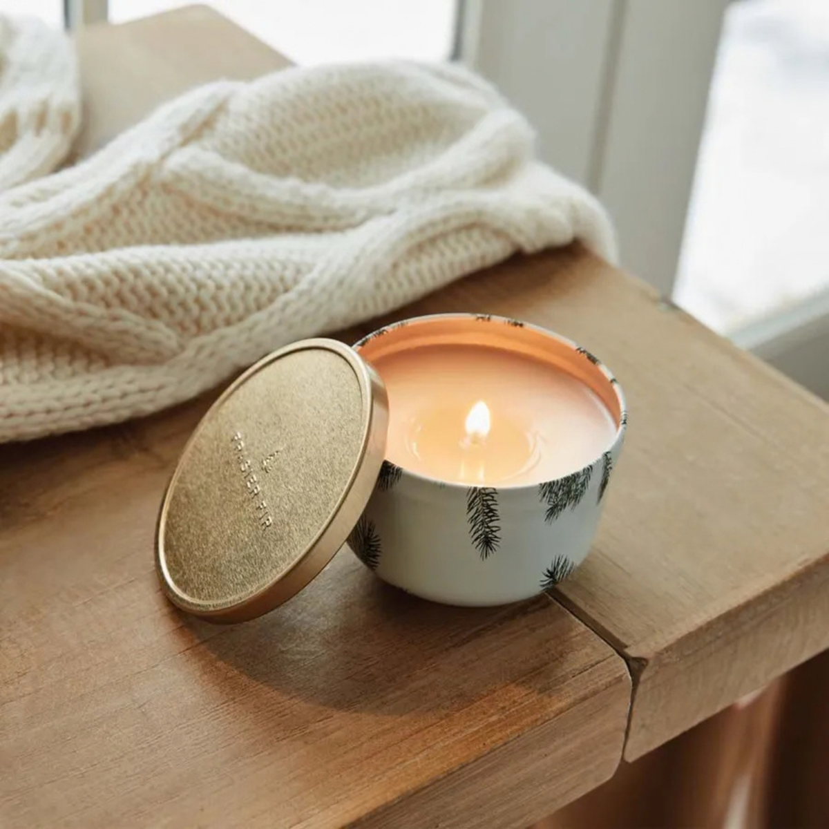 Chandelle avec couvercle doré Frasier Fir 185 g - Thymes