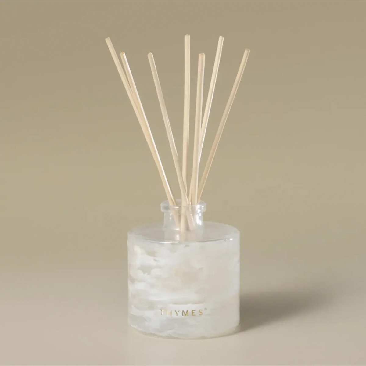 Petit diffuseur à bâtonnets Frasier Fir Tidings 118 ml – Thymes
