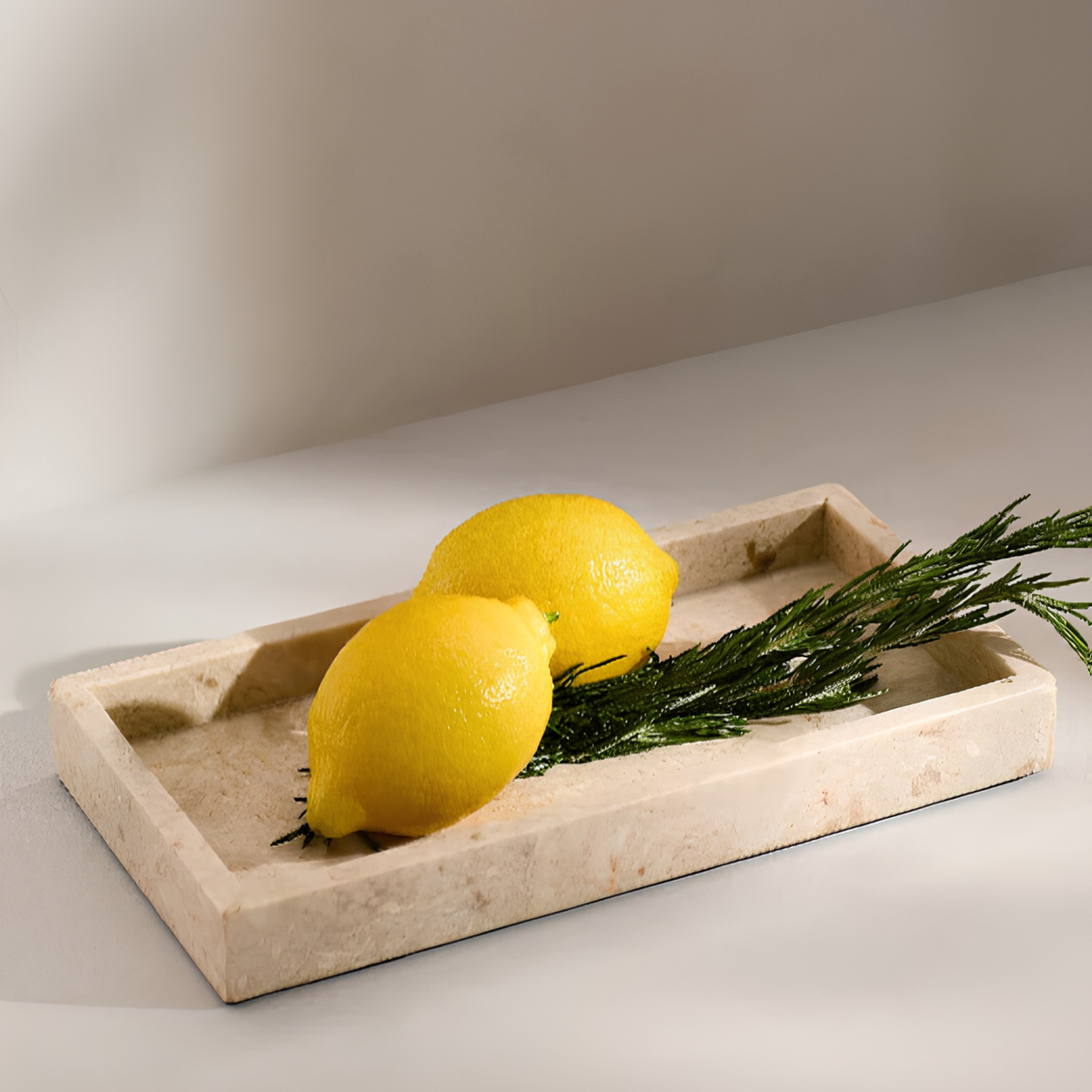 Plateau à rebord en marbre beige 25 cm - Crusoë