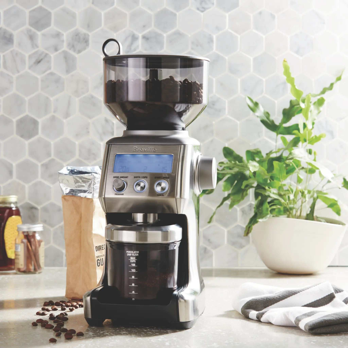 Moulin à café Smart Grinder Pro Inox de Breville avec 60 réglages et écran LCD