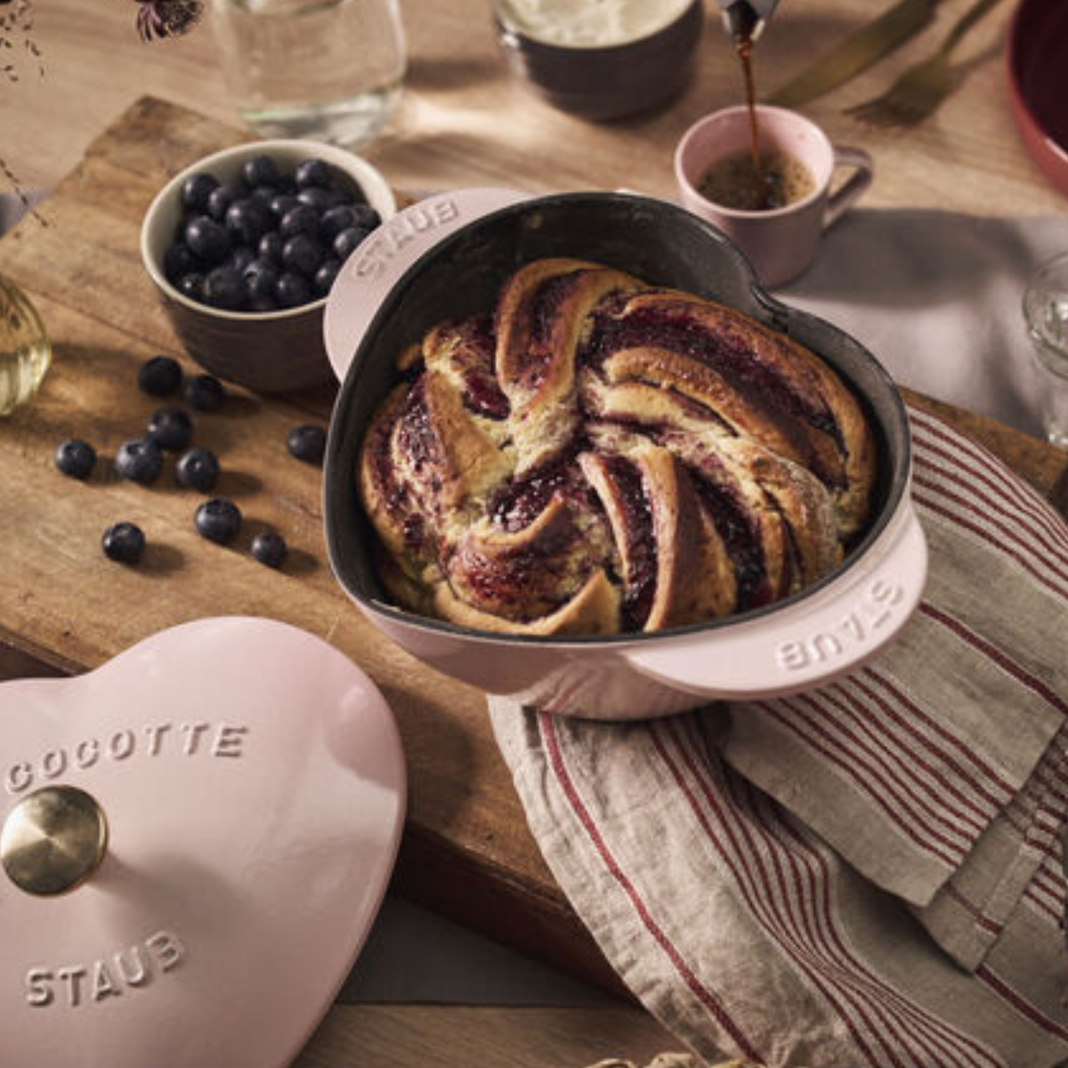 Cocotte cœur en fonte La Cocotte rose sorbet 1,75 L - Staub 
