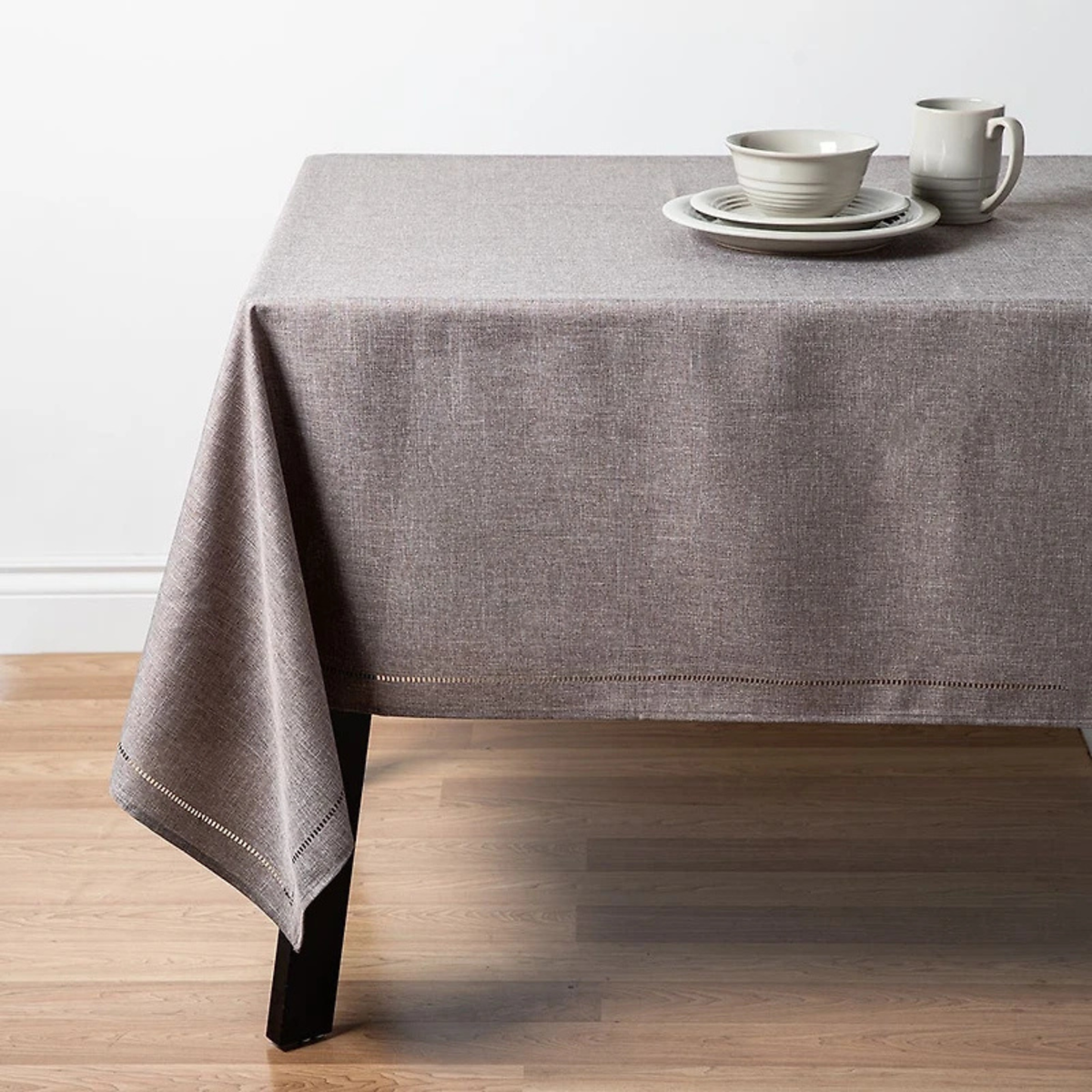 Nappe à fini en lin gris 60 x 90 po 