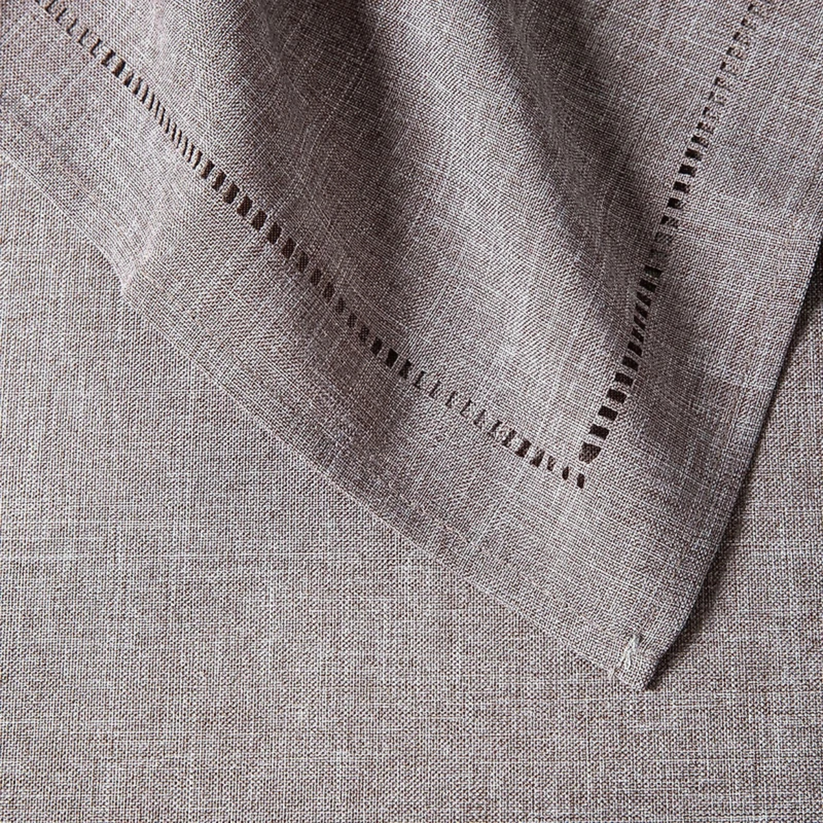 Nappe à fini en lin gris 60 x 90 po 