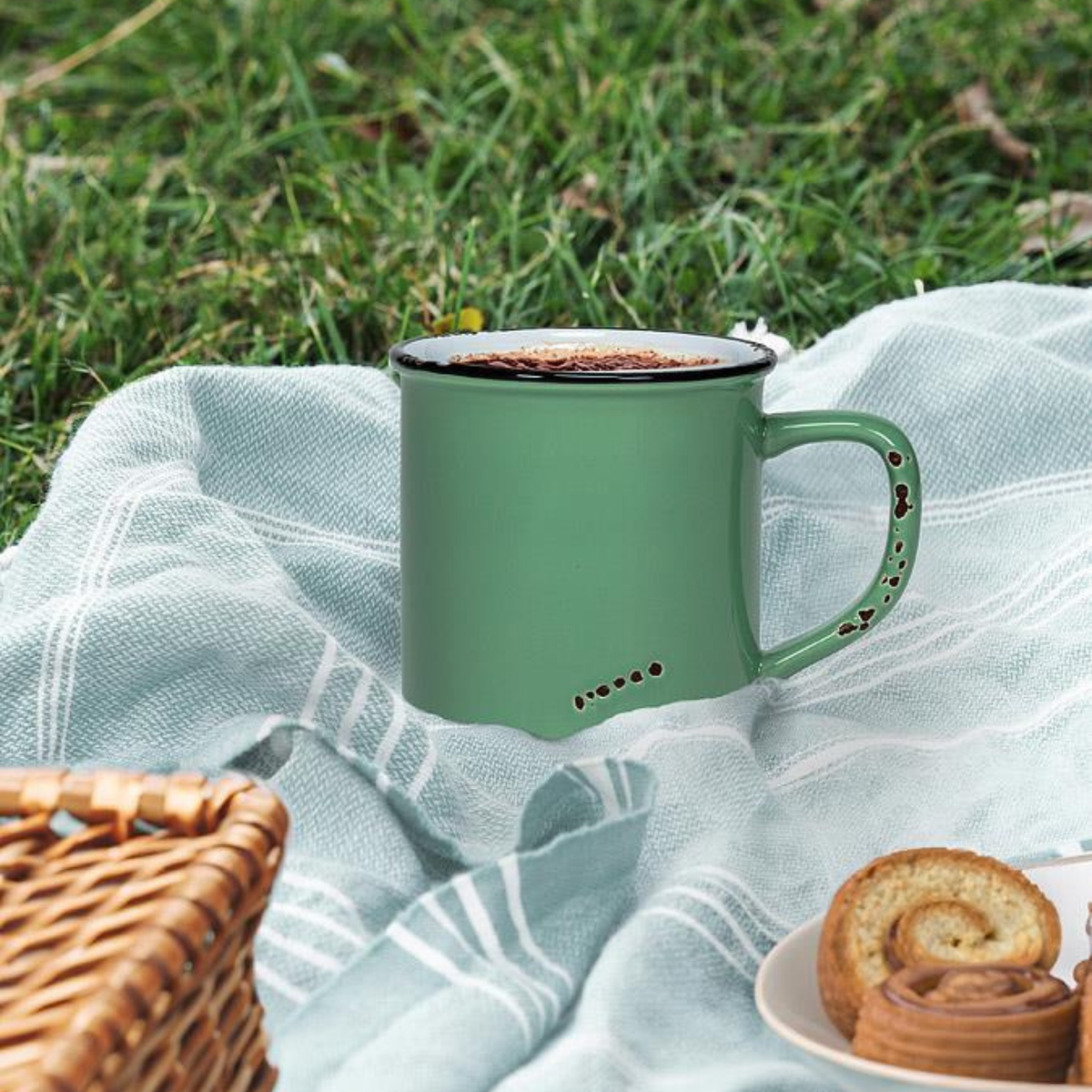 tasse en grès utilisation café boisson chaude