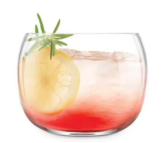 verres à cocktail en cristal sans plomb avec cocktail citron et herbes aromatiques